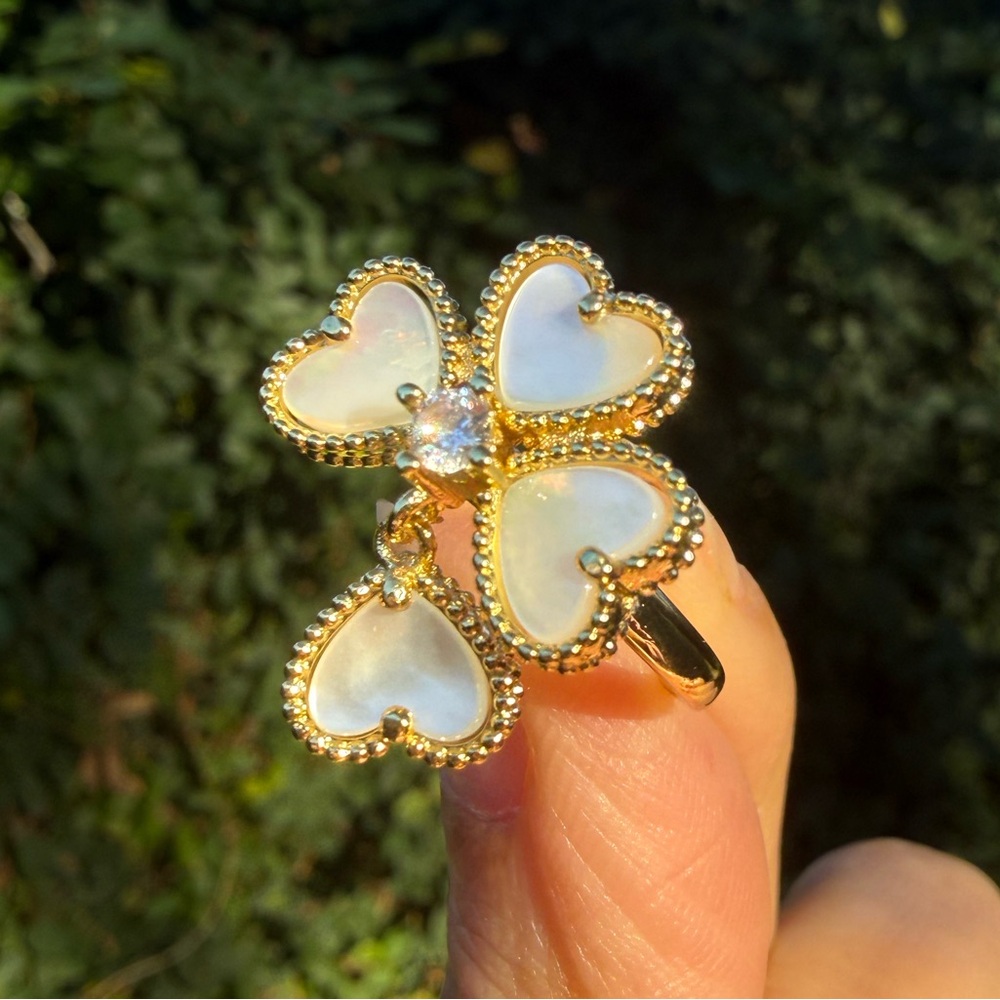 Gold and White Heart Ring SIZE 7 - Picture 4 of 12